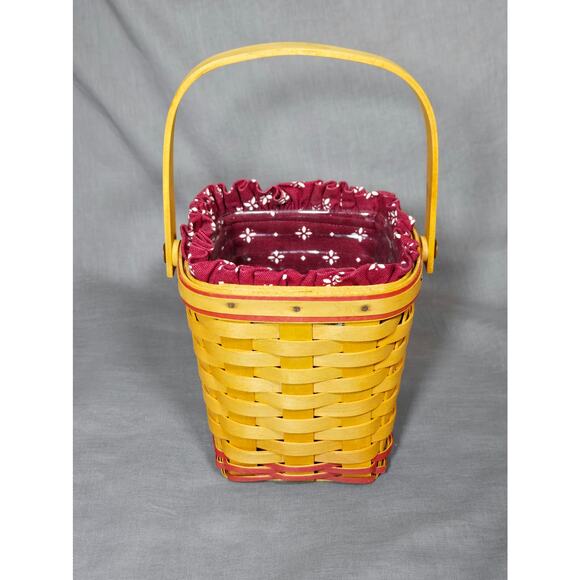 Longaberger award basket with red accent weaving liner & protector - Picture 1 of 3